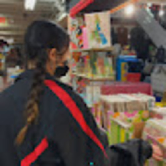 Meet your Posher, Caely pham - Picture 1 of 1